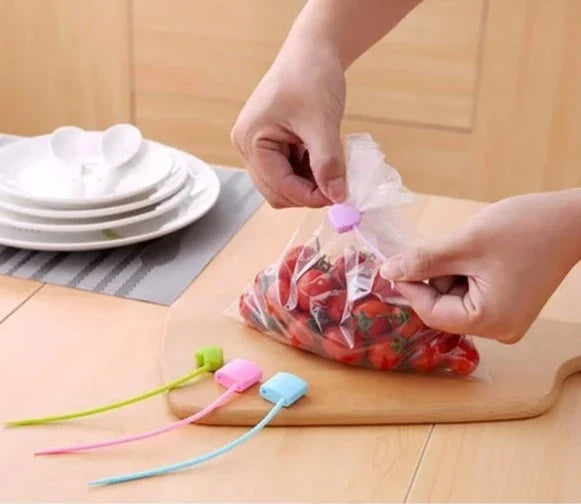 Set of 3 Lock-Shaped Silicone Cable Ties: Reusable Sealing Clips for Storage